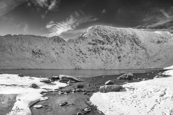 Red Tarn, nestling below Helvellyn, looks stunning in winter. You can see a few lucky souls high on Striding Edge if you look closely. Click on the image to zoom in and see purchase options.
Canon EOS 5d Mk11; Canon EF 24-105 L IS USM Lens.